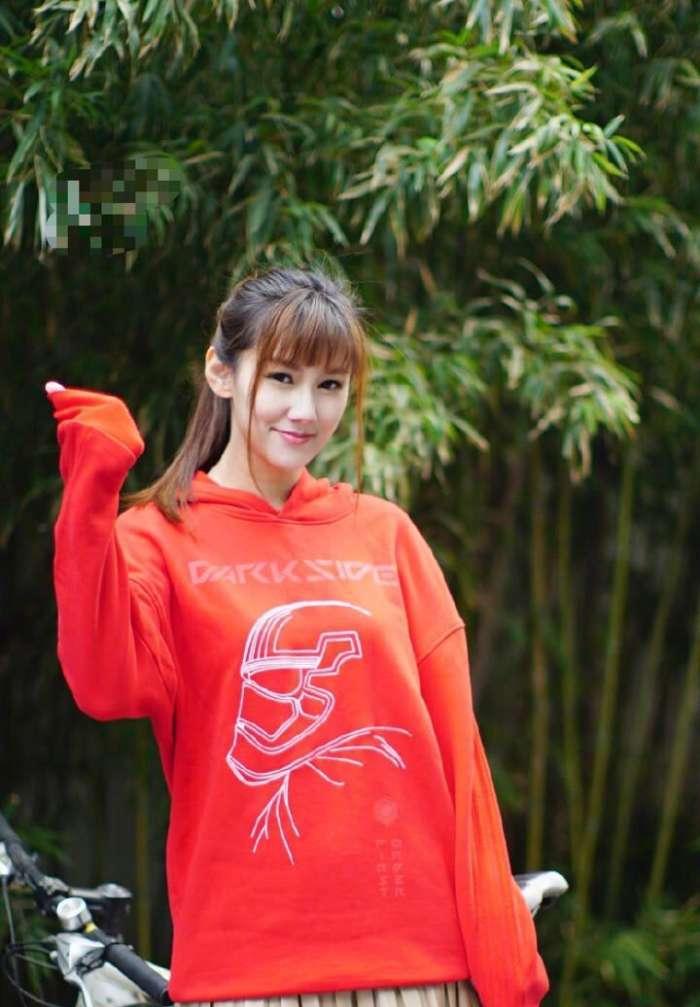 英雄联盟小苍是什么学历？小苍的教育背景如何？